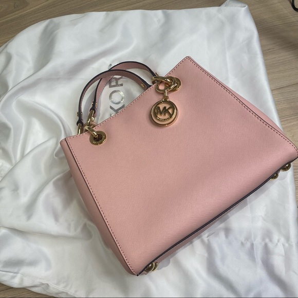 Michael Kors CYNTHIA SMALL LEATHER SATCHEL PINK - Picture 2 of 5